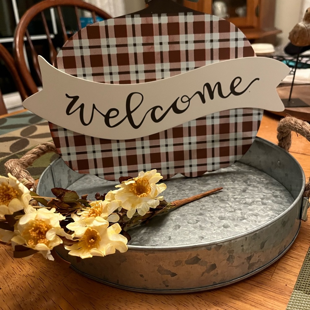 Fall decor Round tray w/rope handles. Hanging autumn welcome sign. daisy pick